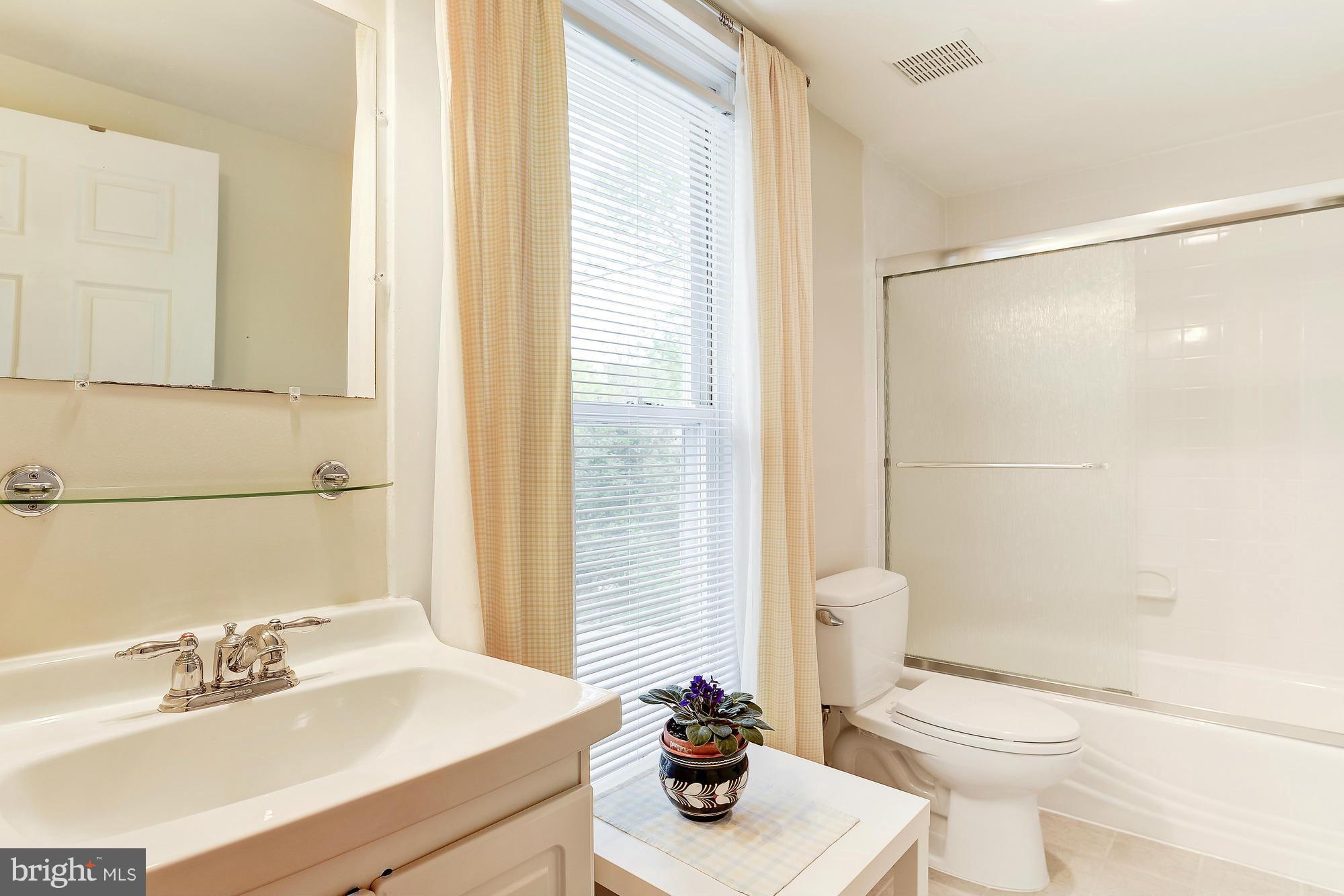 18005 Highfield Road Ashton, MD 20861 - Photo 23 of 30 Full Bath