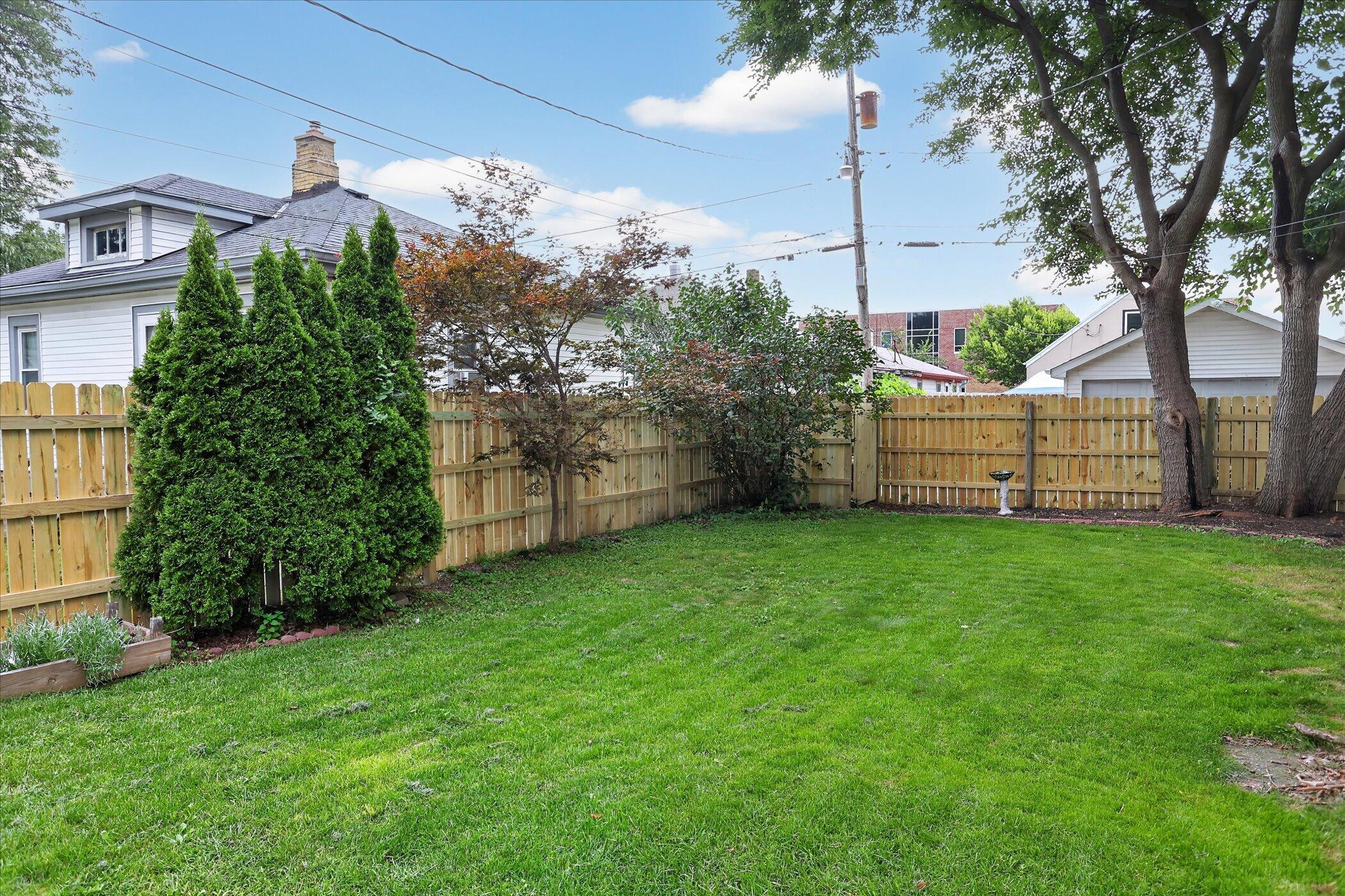 1729 Deane Boulevard Racine, WI 53405 - Photo 36 of 39 01-1729-Deane-Blvd-Racine (61)
