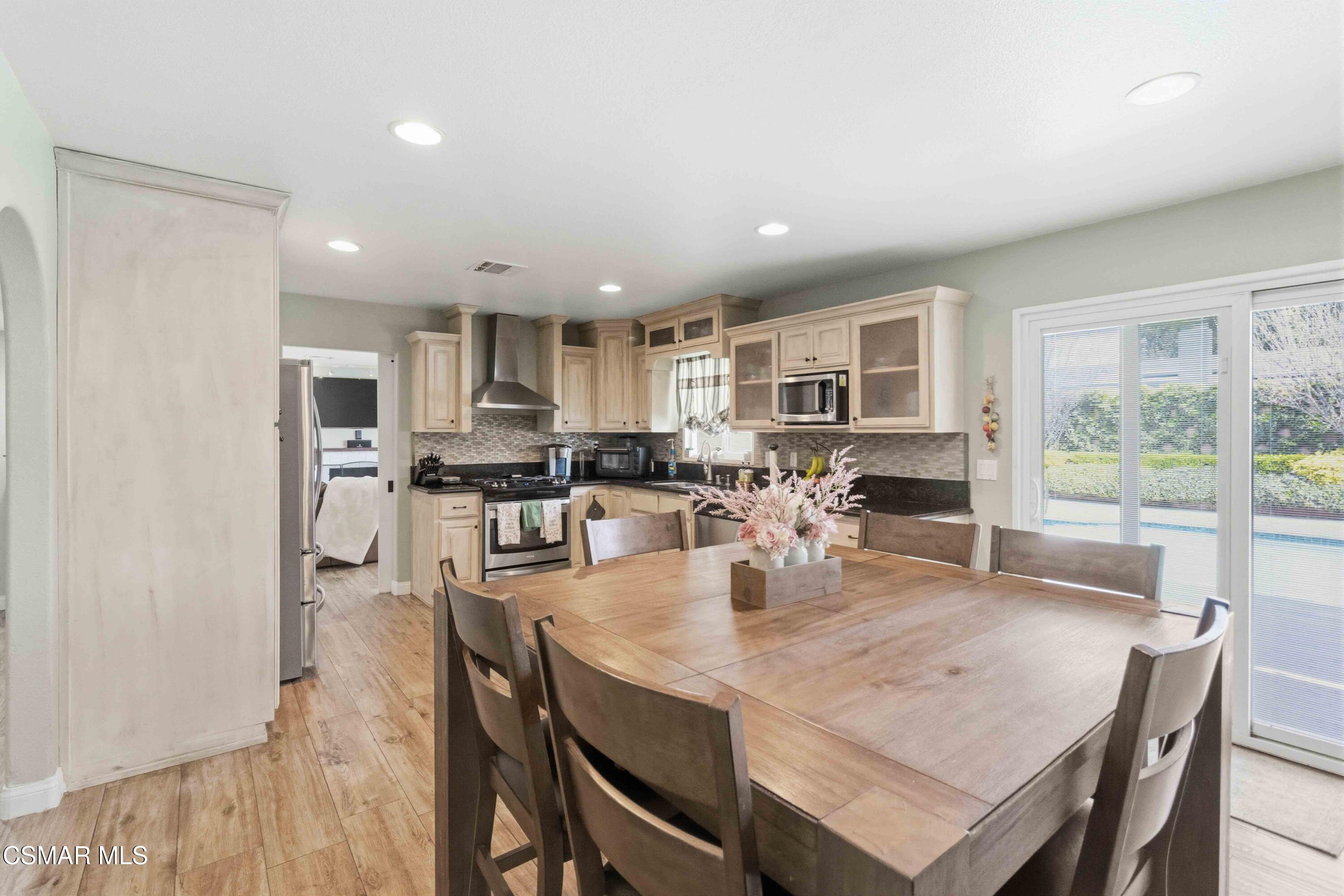 2034 Guerne Avenue Simi Valley, CA 93063 - Photo 14 of 45 019