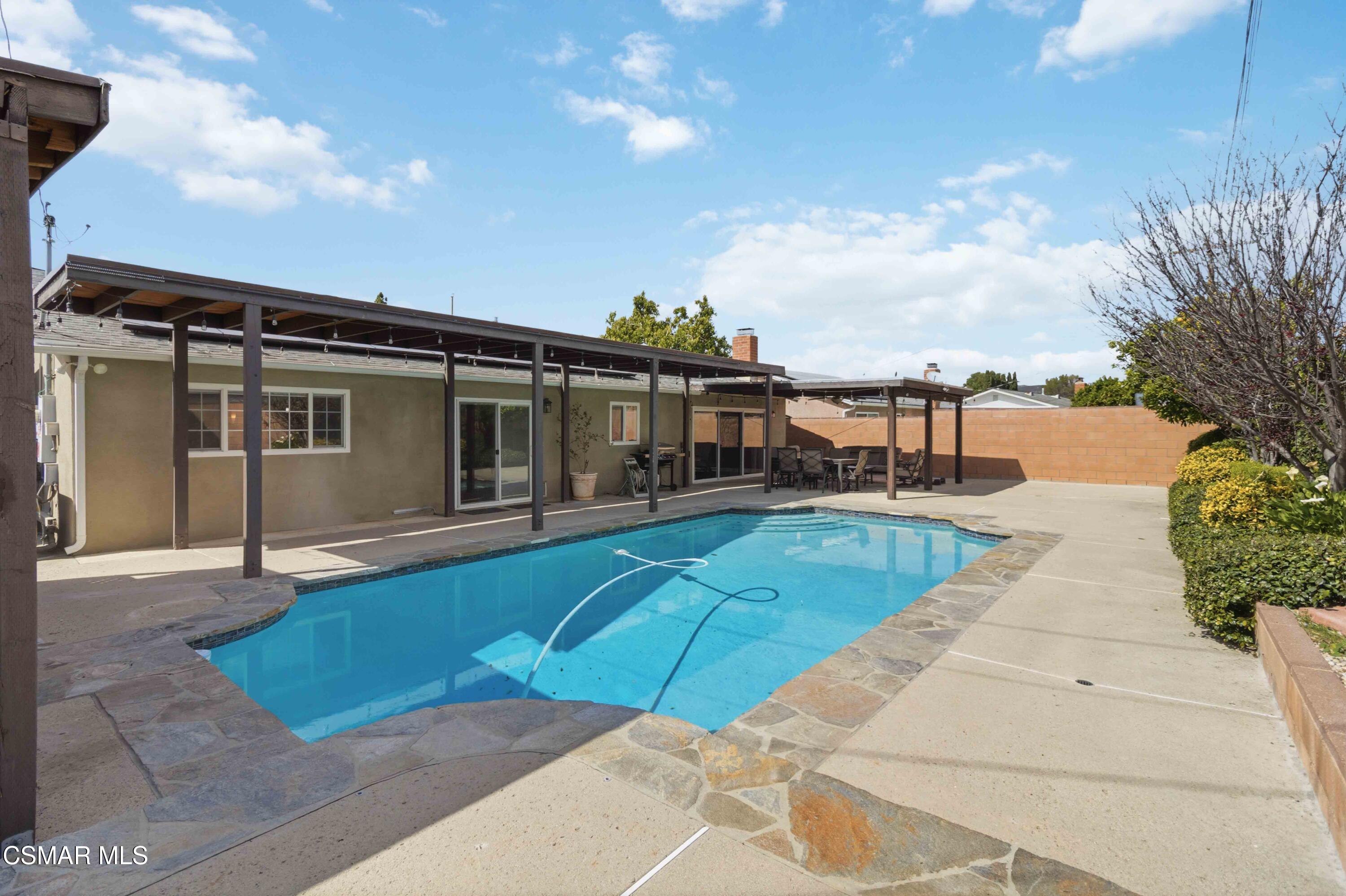 2034 Guerne Avenue Simi Valley, CA 93063 - Photo 28 of 45 044