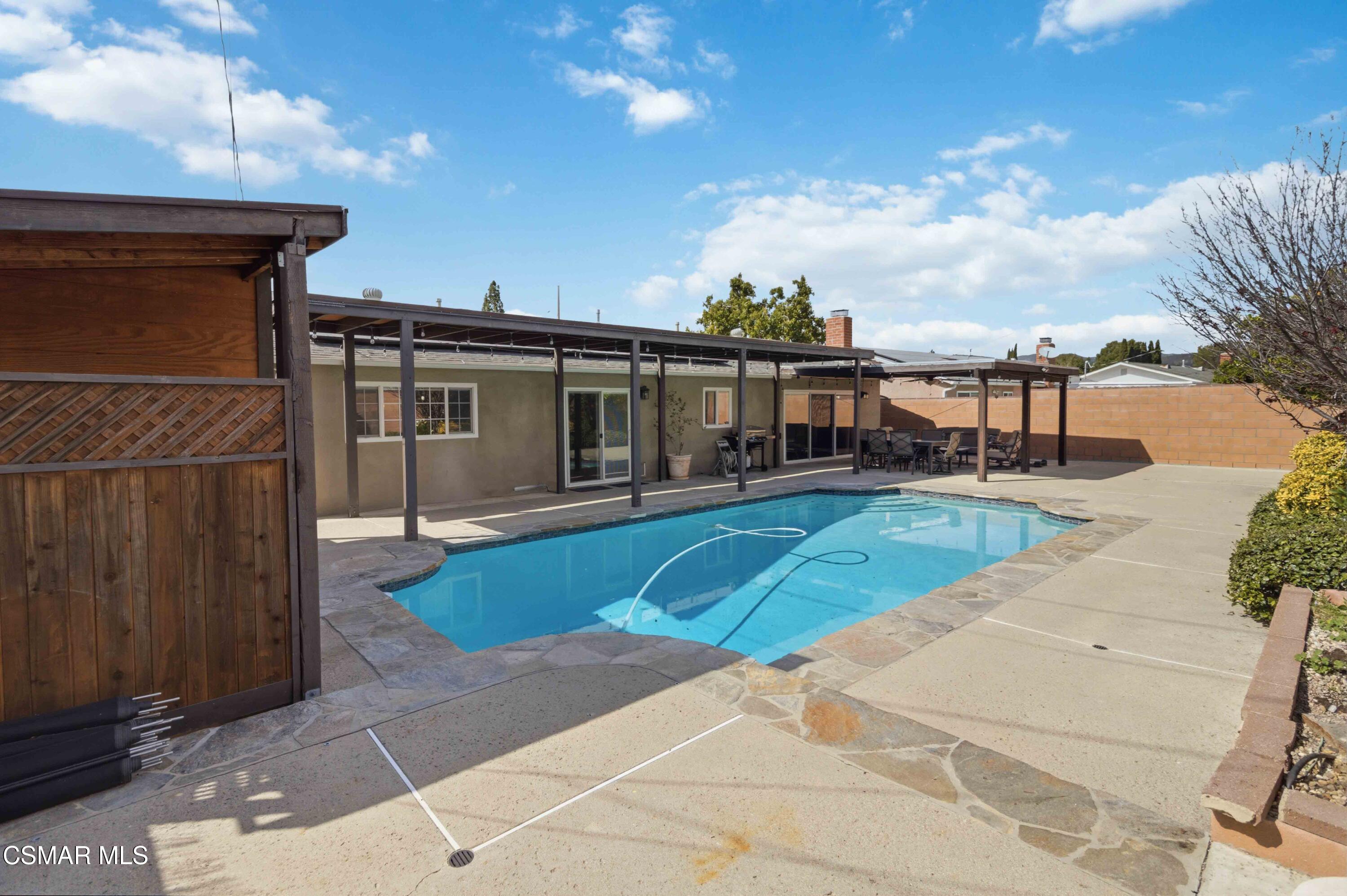 2034 Guerne Avenue Simi Valley, CA 93063 - Photo 33 of 45 053