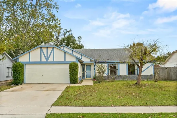 $355,900 | 4814 Myrtle Bay Drive, Orlando, FL 32829