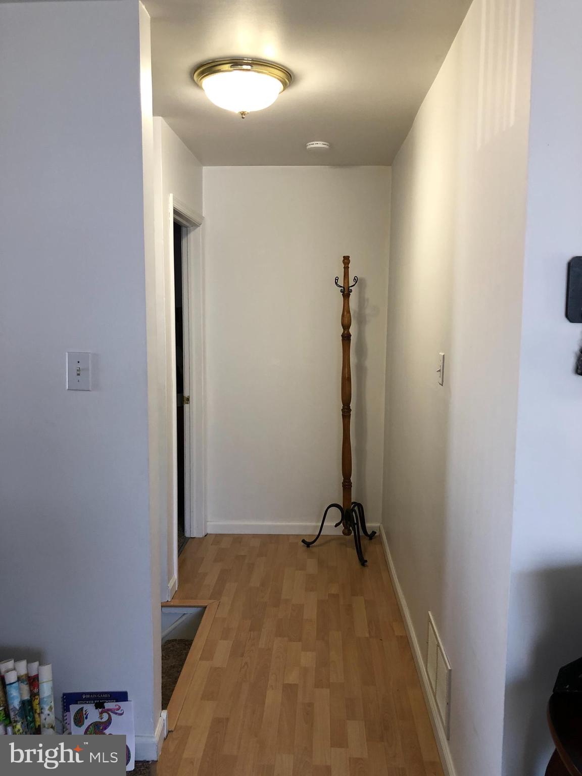 8 Maynard Drive Sicklerville, NJ 08081 - Photo 11 of 34 hall area upper