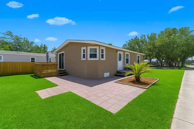 $250,000 | 300 River Boulevard South, Nokomis, FL 34275