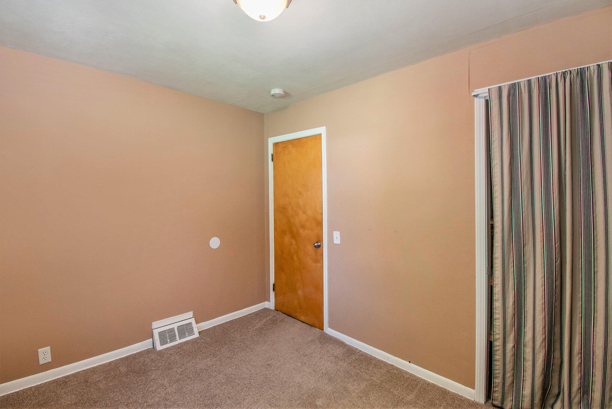 1834 East Cavanaugh Road Lansing, MI 48910 - Photo 21 of 37 017_ndp4868