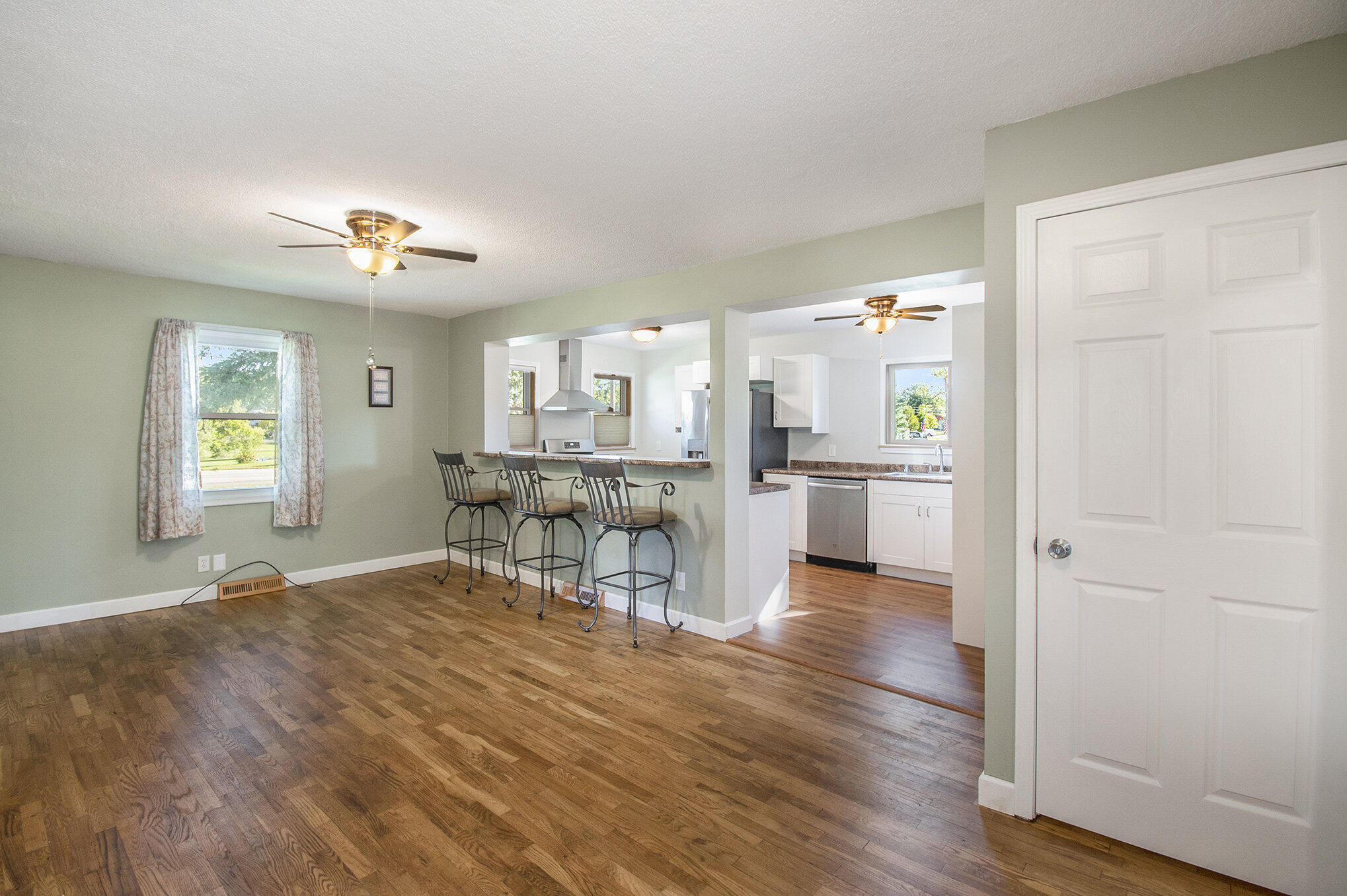 1834 East Cavanaugh Road Lansing, MI 48910 - Photo 8 of 37 008_ndp4852
