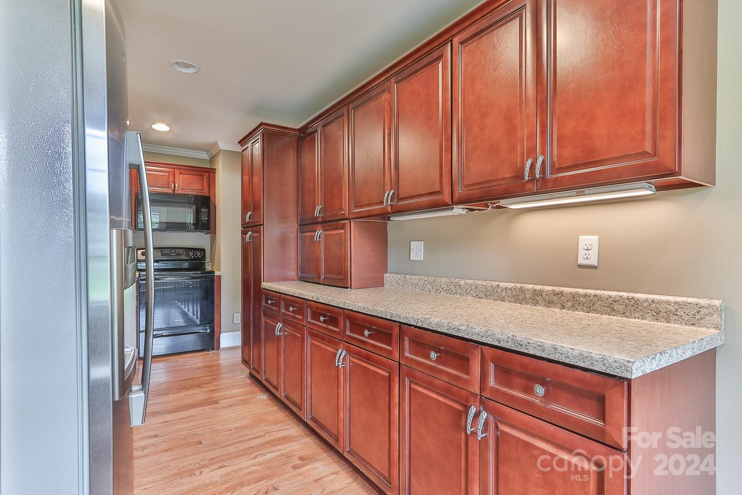 139 34th Street Northwest Hickory, NC 28601 - Photo 7 of 14