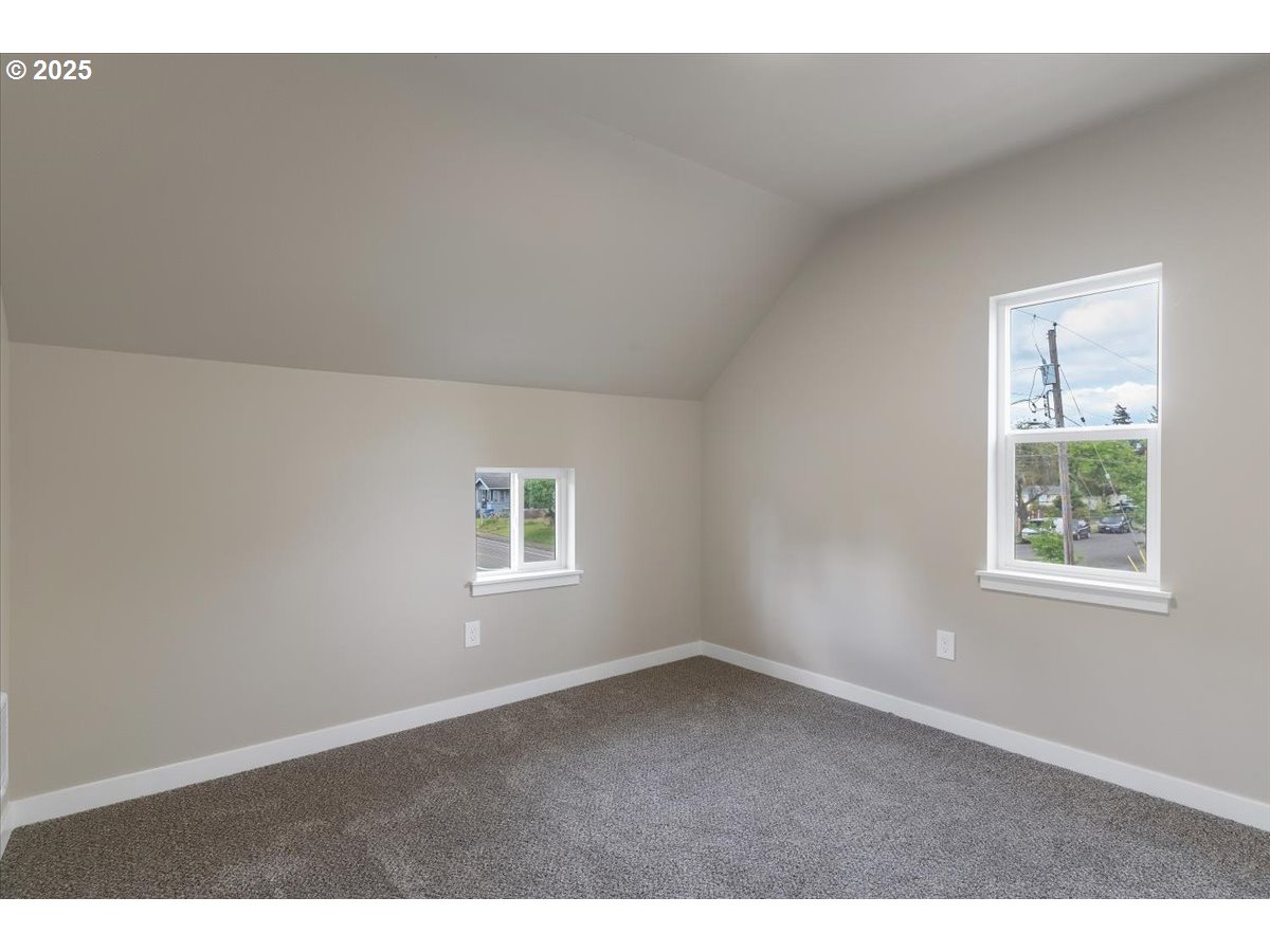 494 17th Street Northeast Salem, OR 97301 - Photo 25 of 44 a view of an empty room with a window