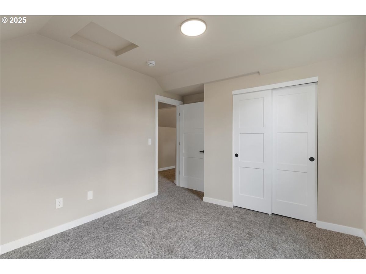 494 17th Street Northeast Salem, OR 97301 - Photo 30 of 44 a view of an empty room