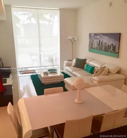 $3,200 | 253 Northeast 2nd Street, Unit 809, Miami, FL 33132