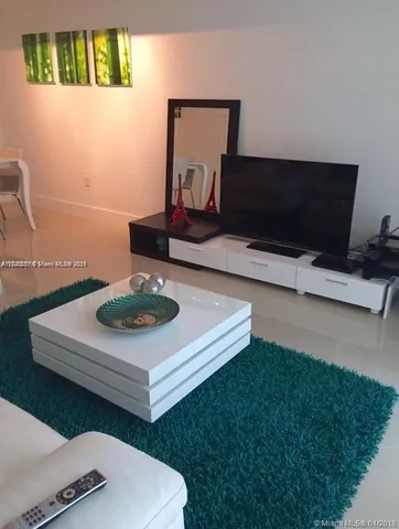 $3,200 | 253 Northeast 2nd Street, Unit 809, Miami, FL 33132