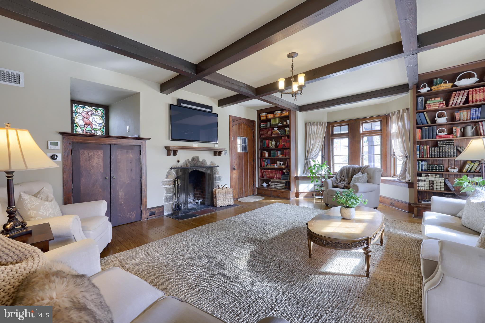 1416 Alsace Road Reading, PA 19604 - Photo 27 of 58 Living Room