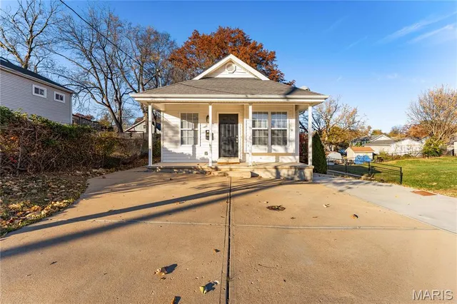 $1,795 | 5223 Langley Avenue, St. Louis, MO 63123