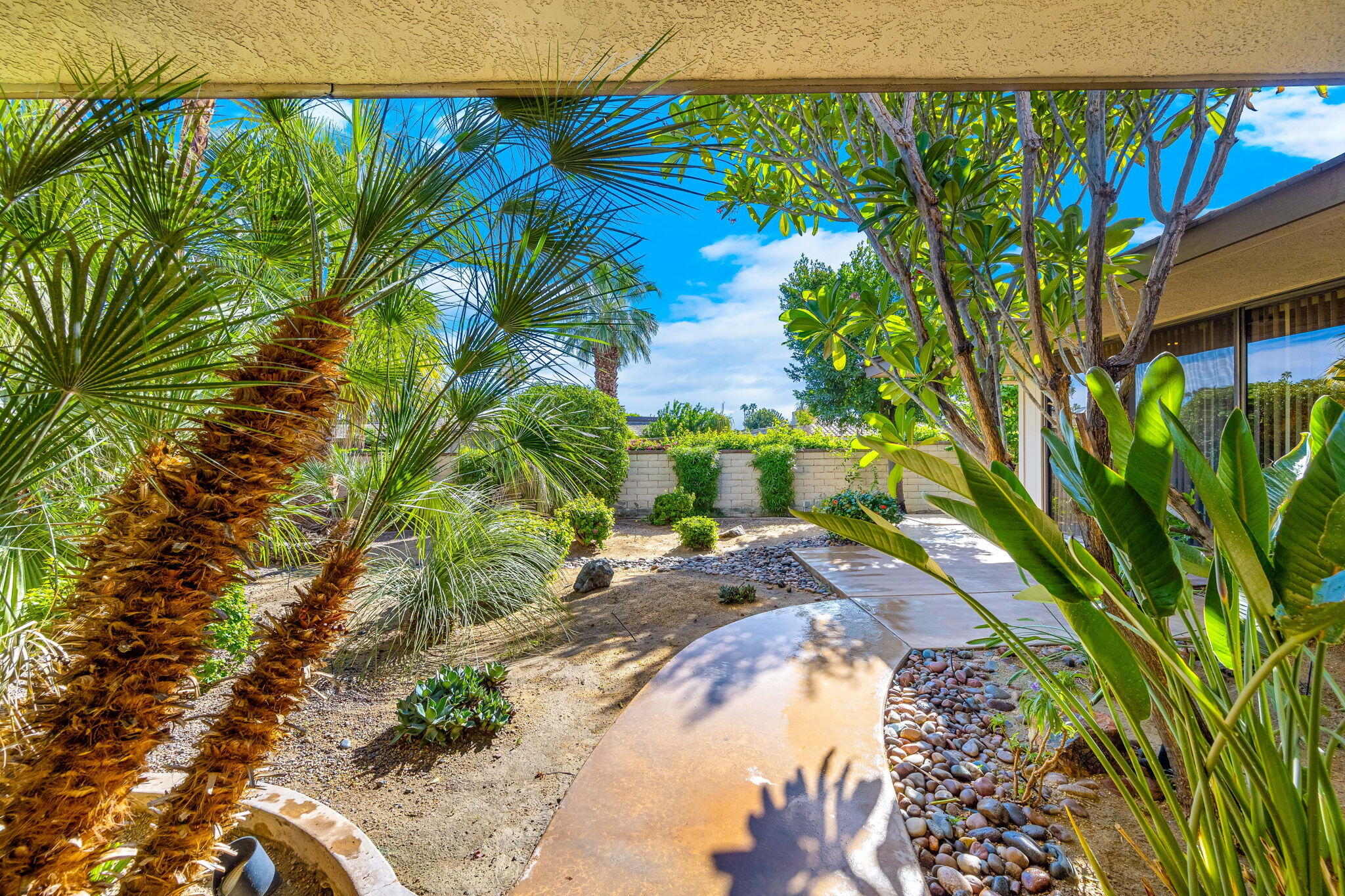 132 Yale Drive Rancho Mirage, CA 92270 - Photo 44 of 53 Side Yard