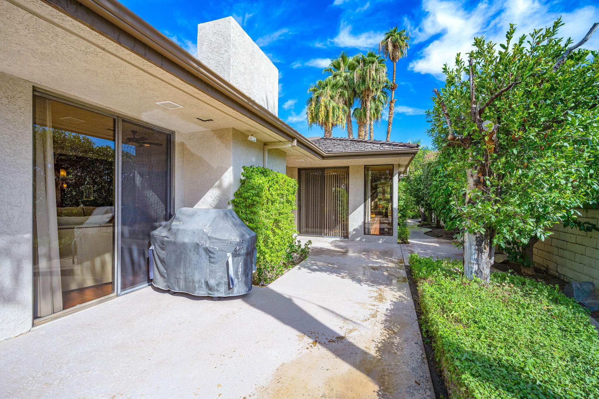 132 Yale Drive Rancho Mirage, CA 92270 - Photo 48 of 53 Side Patio