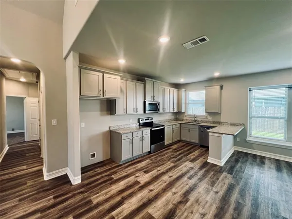 $1,900 | 2305 Bourland Street, Greenville, TX 75401