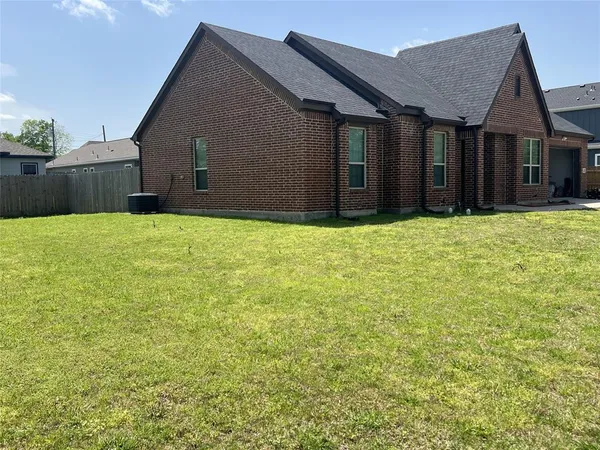$1,900 | 2305 Bourland Street, Greenville, TX 75401