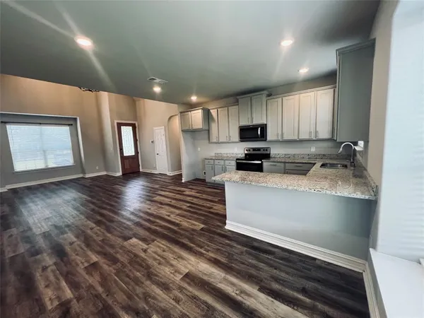 $1,900 | 2305 Bourland Street, Greenville, TX 75401