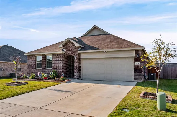 $325,000 | 1312 Pistachio Drive, Azle, TX 76020