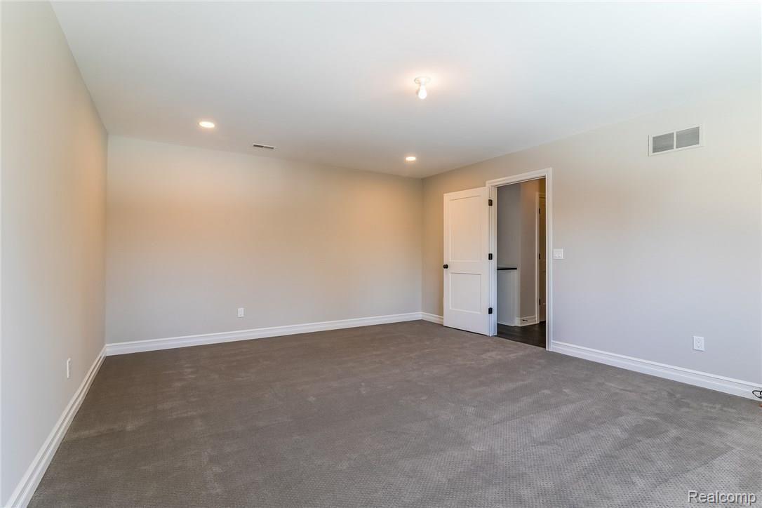 1838 Traceky Drive Rochester, MI 48306 - Photo 24 of 24 022-5227032-medium.jpg