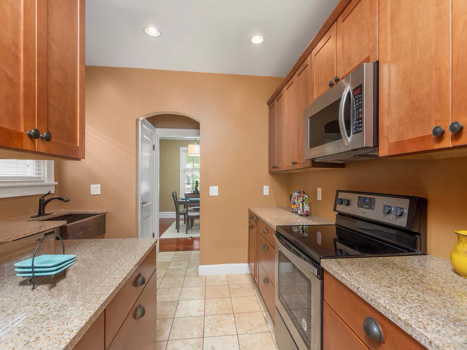 2223 Richert Place St. Louis, MO 63143 - Photo 7 of 17 Gallery Image 7