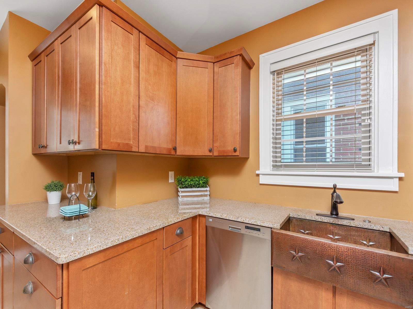 2223 Richert Place St. Louis, MO 63143 - Photo 8 of 17 Gallery Image 8