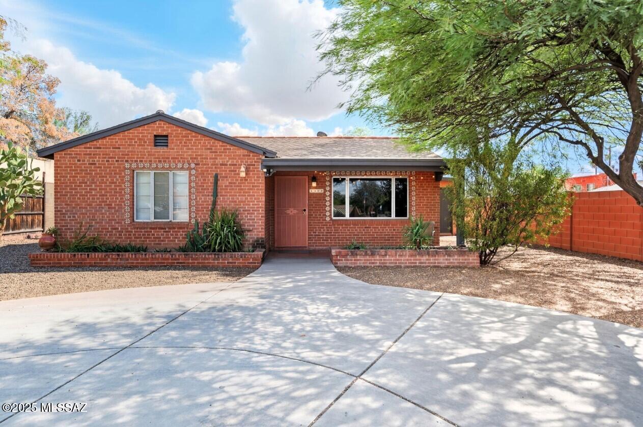 1308 East Spring Street Tucson, AZ 85719 - Photo 1 of 50 Gallery Image 1