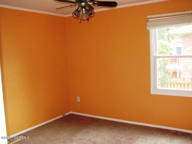 319 Cardinal Road Jacksonville, NC 28546 - Photo 4 of 12 319 Cardinal Master Bedroom
