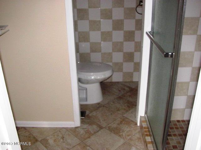 319 Cardinal Road Jacksonville, NC 28546 - Photo 5 of 12 319 Cardinal Master Bathroom
