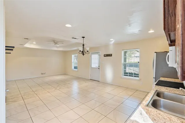 $1,550 | 202 North Harrison Avenue, Sherman, TX 75090