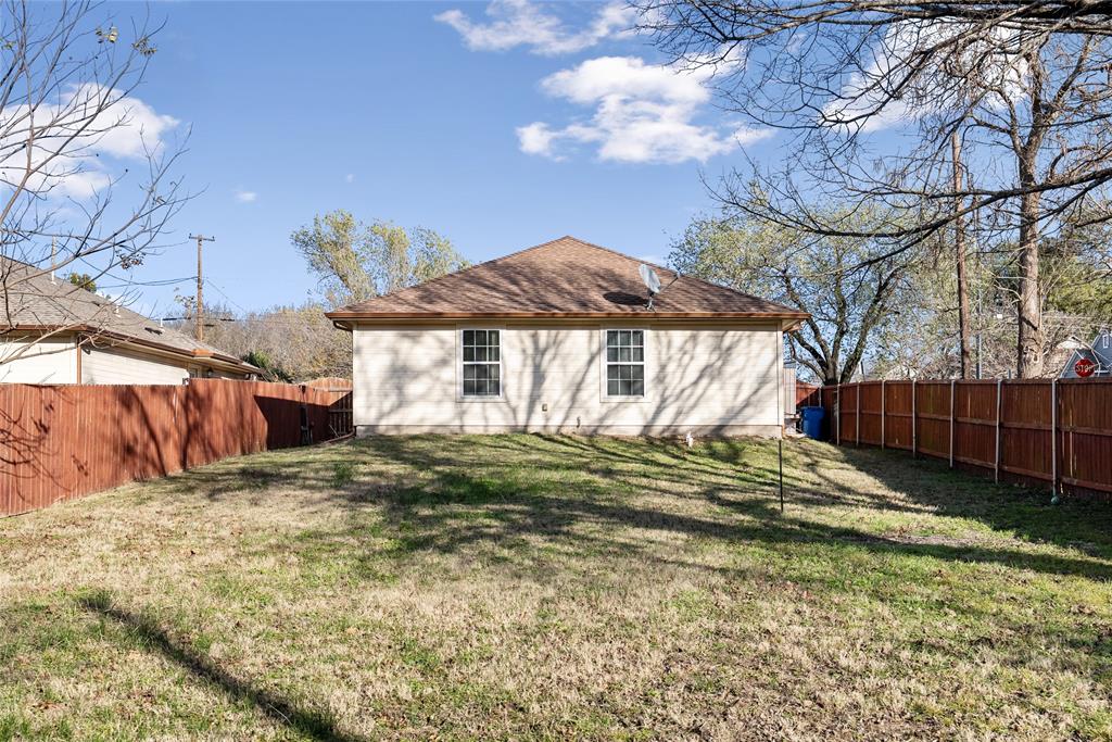 202 North Harrison Avenue Sherman, TX 75090 - Photo 24 of 26 Back Yard