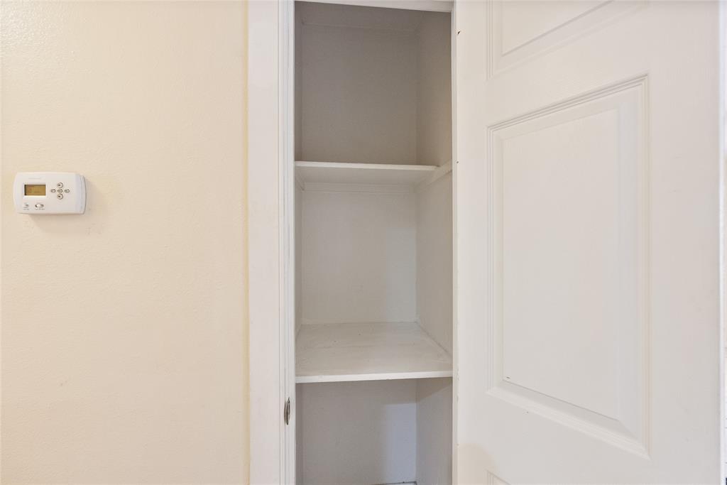 202 North Harrison Avenue Sherman, TX 75090 - Photo 7 of 26 Pantry