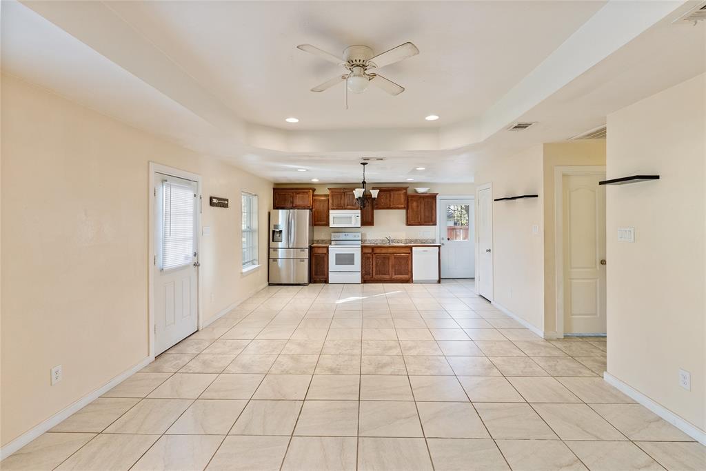 202 North Harrison Avenue Sherman, TX 75090 - Photo 8 of 26