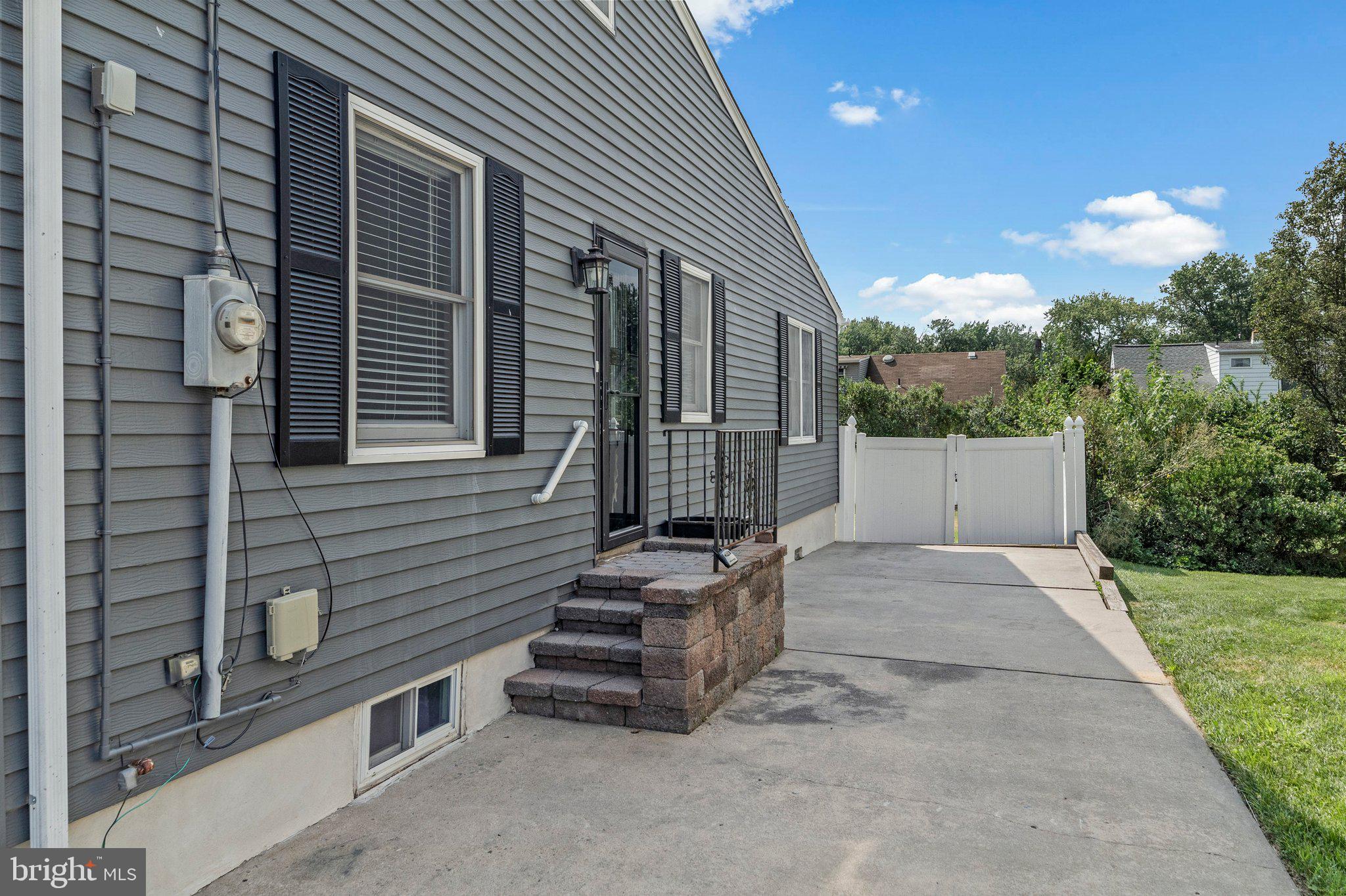 913 Clements Bridge Road Barrington, NJ 08007 - Photo 5 of 36