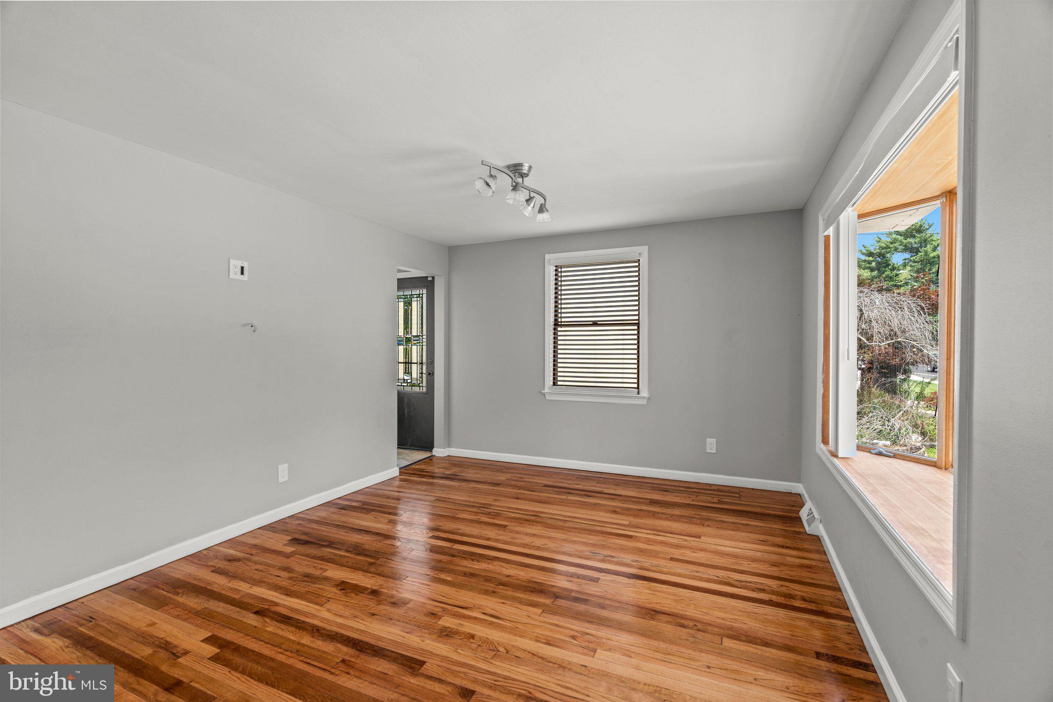 913 Clements Bridge Road Barrington, NJ 08007 - Photo 8 of 36