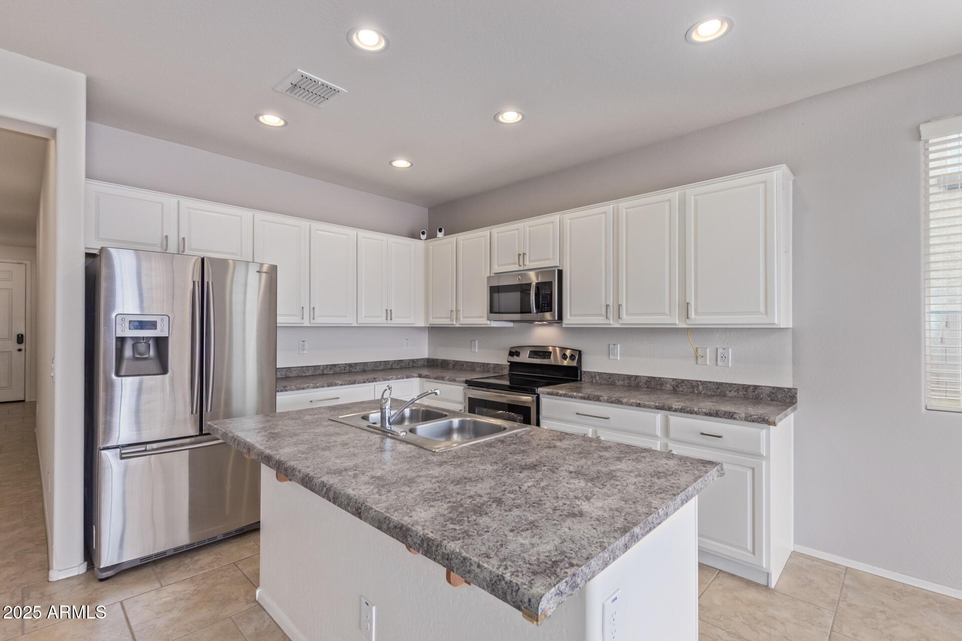 1926 West Carson Road Phoenix, AZ 85041 - Photo 7 of 31 Kitchen 1