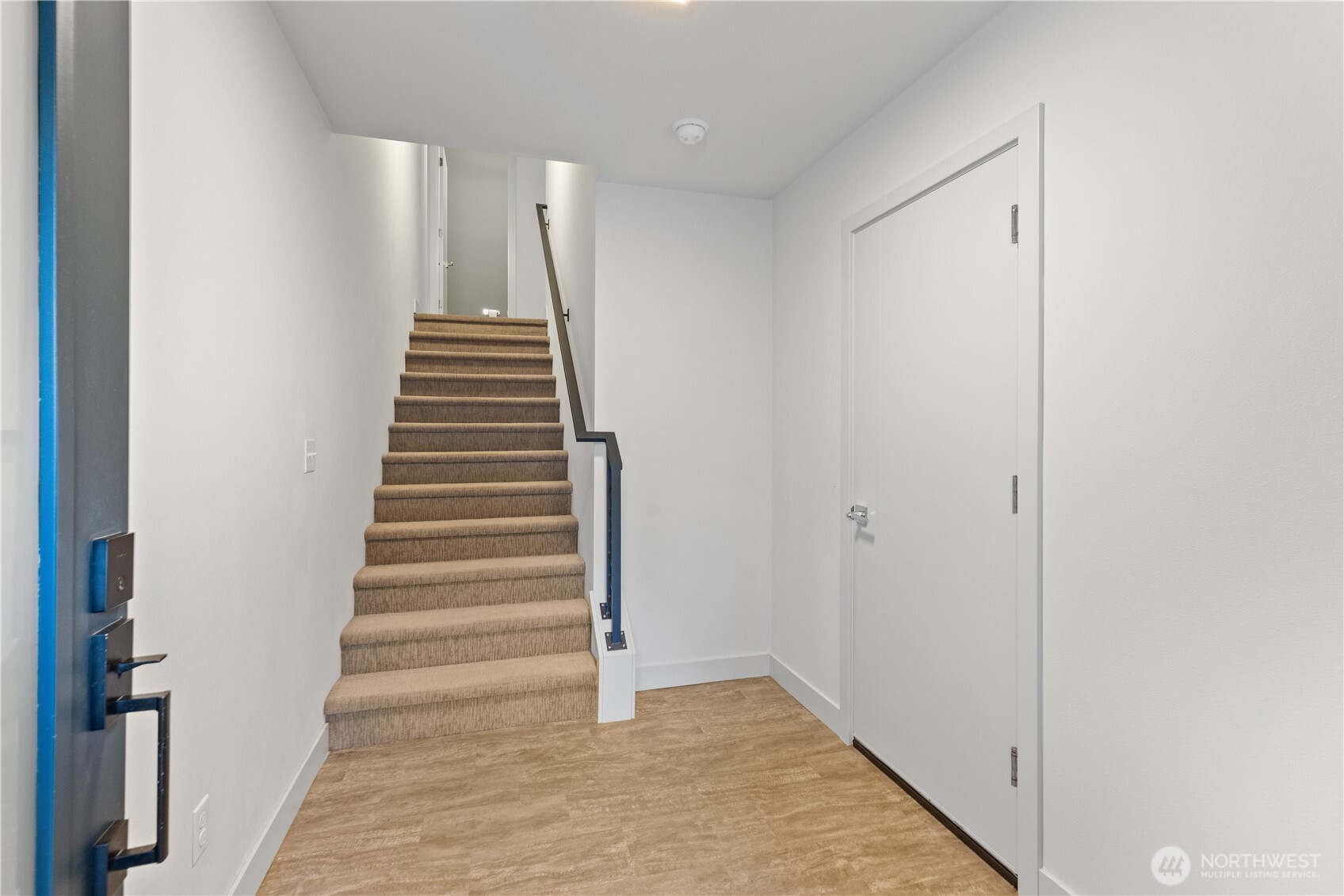 17905 35th Avenue Southeast, Unit B4 Bothell, WA 98012 - Photo 3 of 28