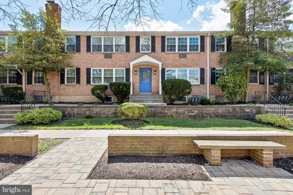 $2,100 | 1334 Montgomery Avenue, Unit D4, Narberth, PA 19072