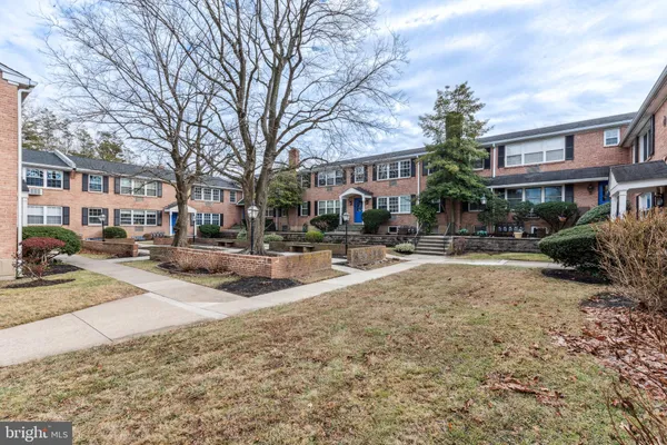 $2,100 | 1334 Montgomery Avenue, Unit D4, Narberth, PA 19072