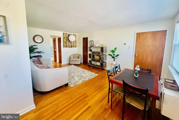$2,100 | 1334 Montgomery Avenue, Unit D4, Narberth, PA 19072
