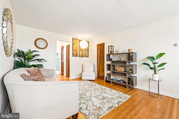 $2,100 | 1334 Montgomery Avenue, Unit D4, Narberth, PA 19072