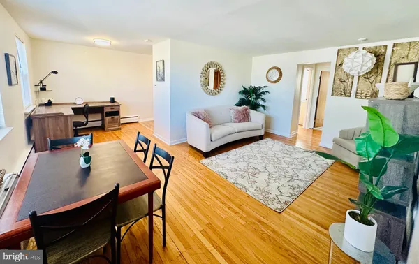 $2,100 | 1334 Montgomery Avenue, Unit D4, Narberth, PA 19072