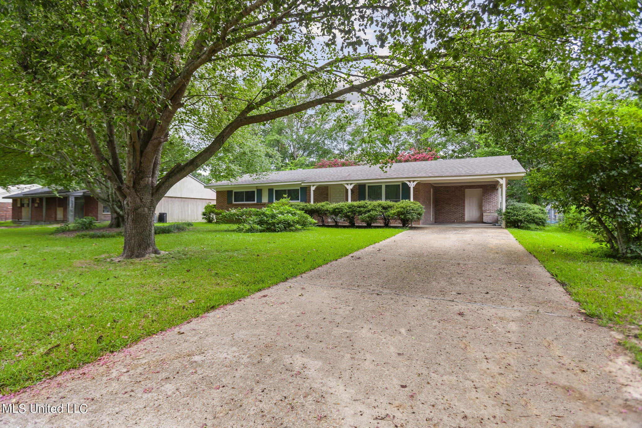 619 Ralde Circle Ridgeland, MS 39157 - Photo 2 of 27 1-web-or-mls-619 Ralde-1