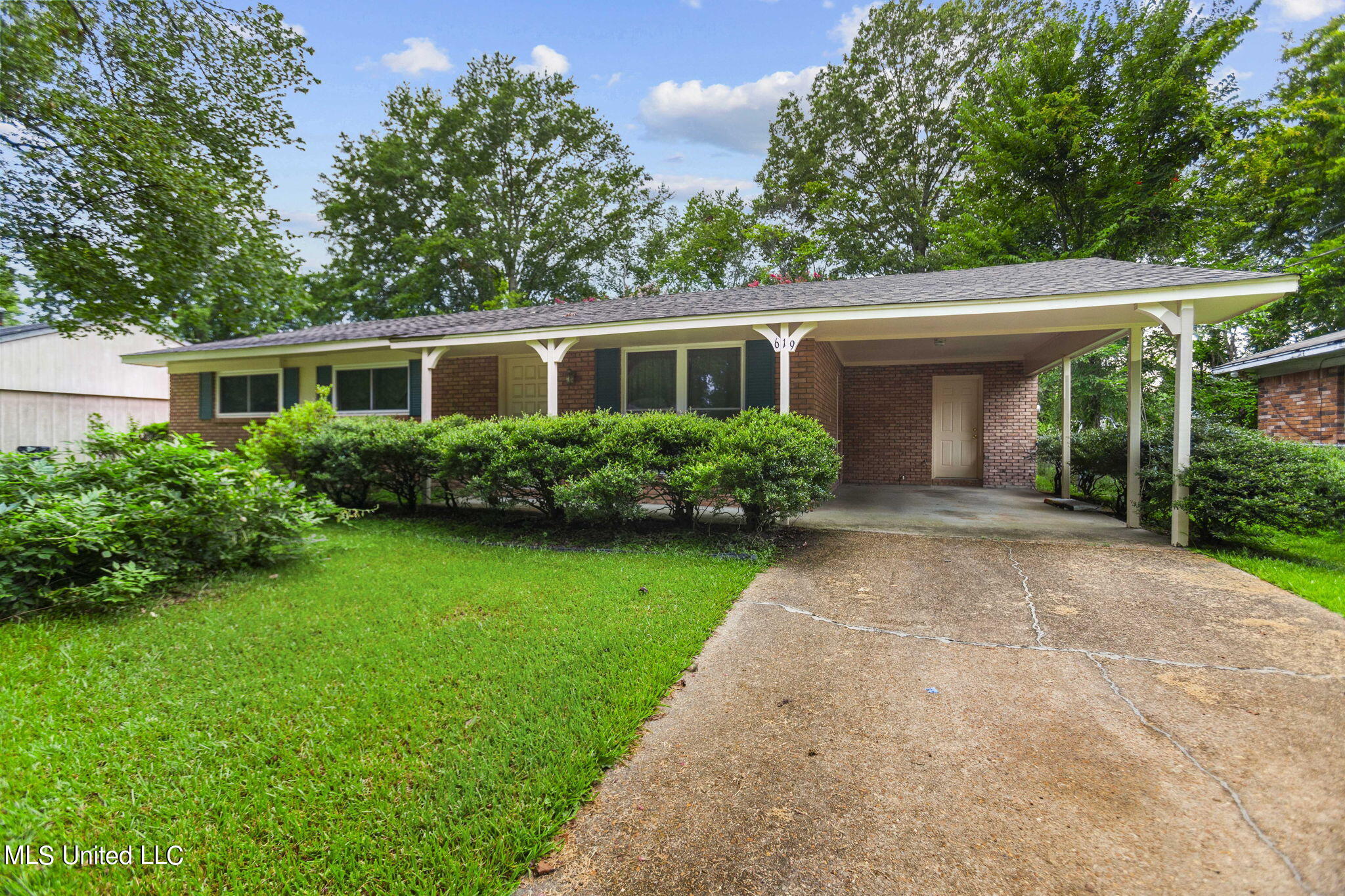 619 Ralde Circle Ridgeland, MS 39157 - Photo 3 of 27 3-web-or-mls-619 Ralde-3