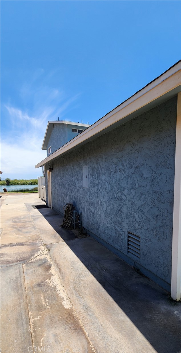 10 Rio Loco Blythe, CA 92225 - Photo 7 of 36 Side of the house facing toward the water
