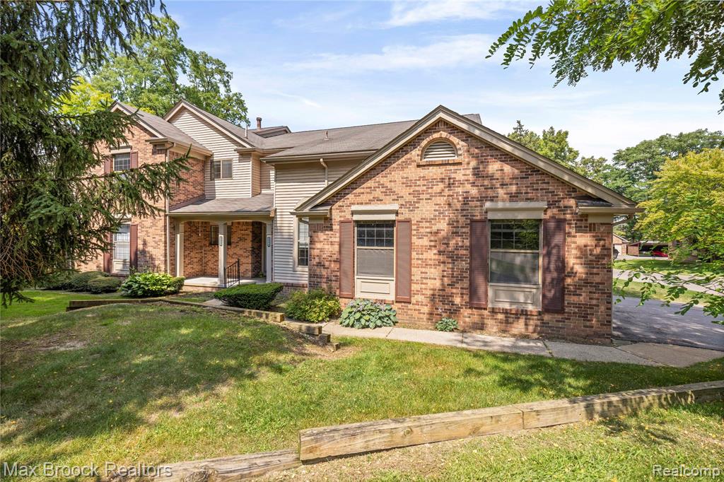 29664 Pine Ridge Circle Farmington Hills, MI 48331 - Photo 3 of 34