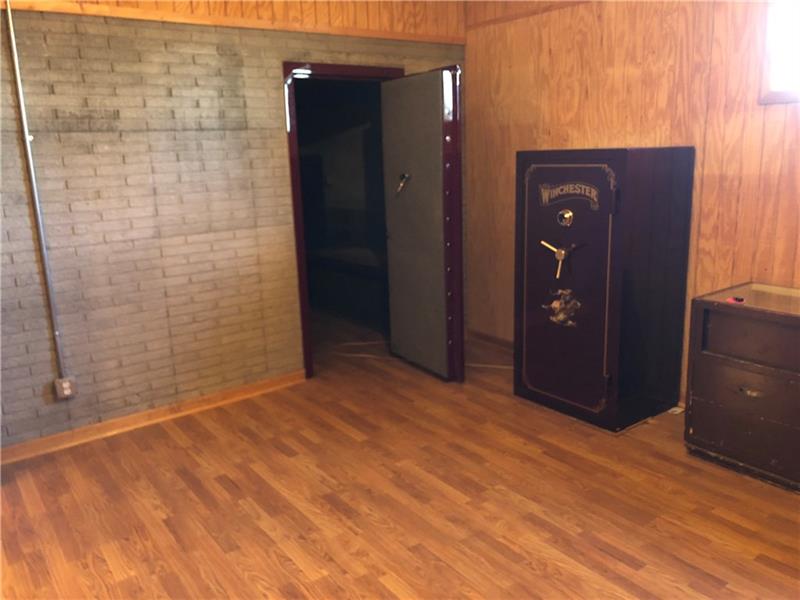 838 Dillie Road Waynesburg, PA 15370 - Photo 11 of 15 Gallery Image 11