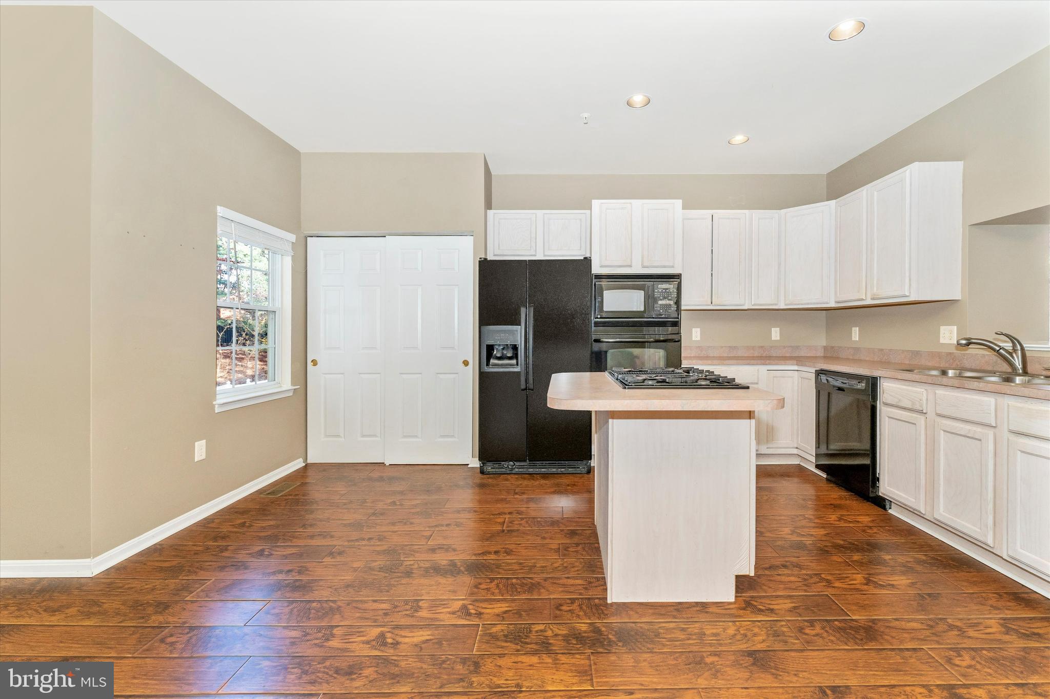 1523 Rambling Way South Frederick, MD 21701 - Photo 17 of 44 Large pantry & center island