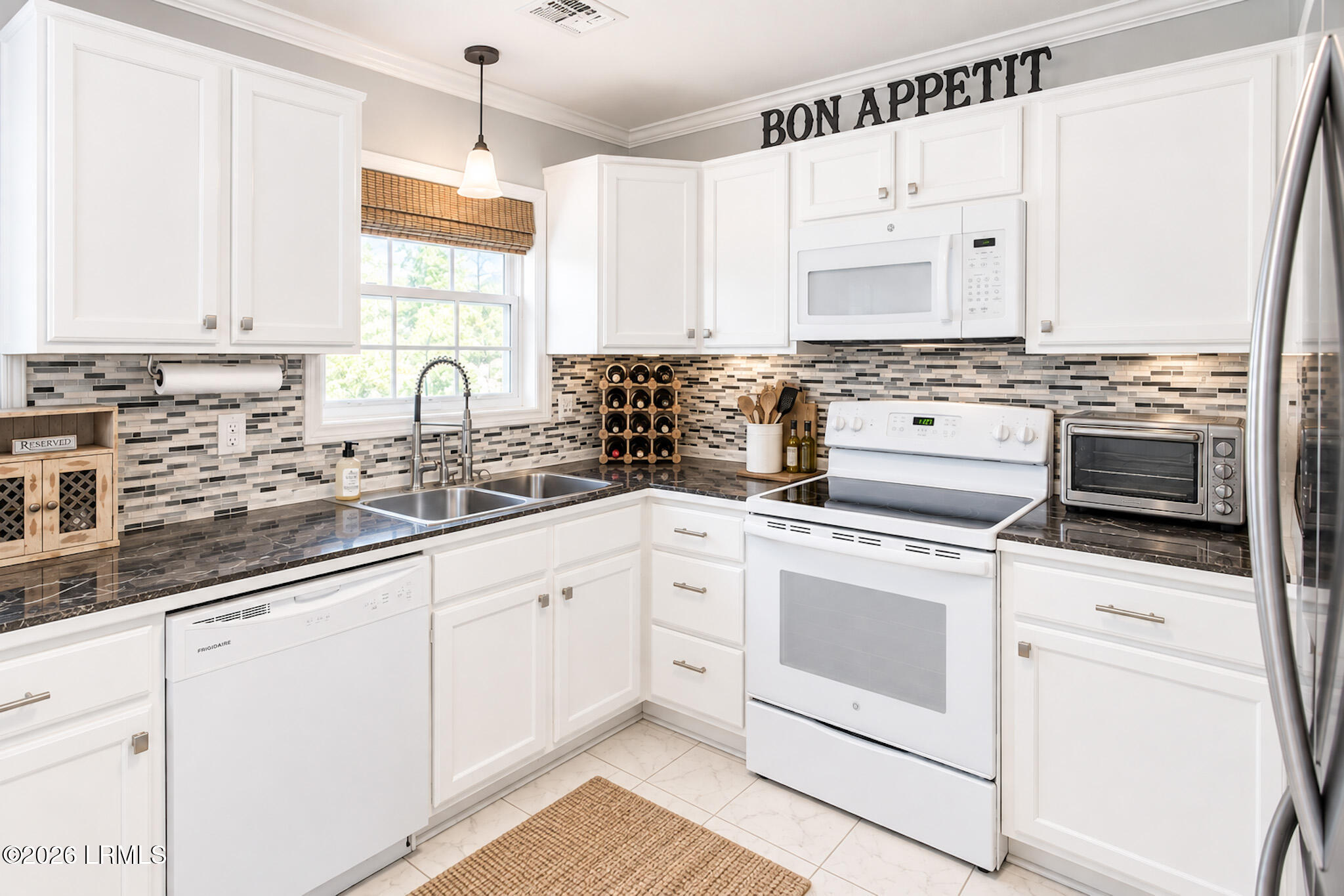 15 Bent Oak Road Beaufort, SC 29907 - Photo 4 of 22 Kitchen