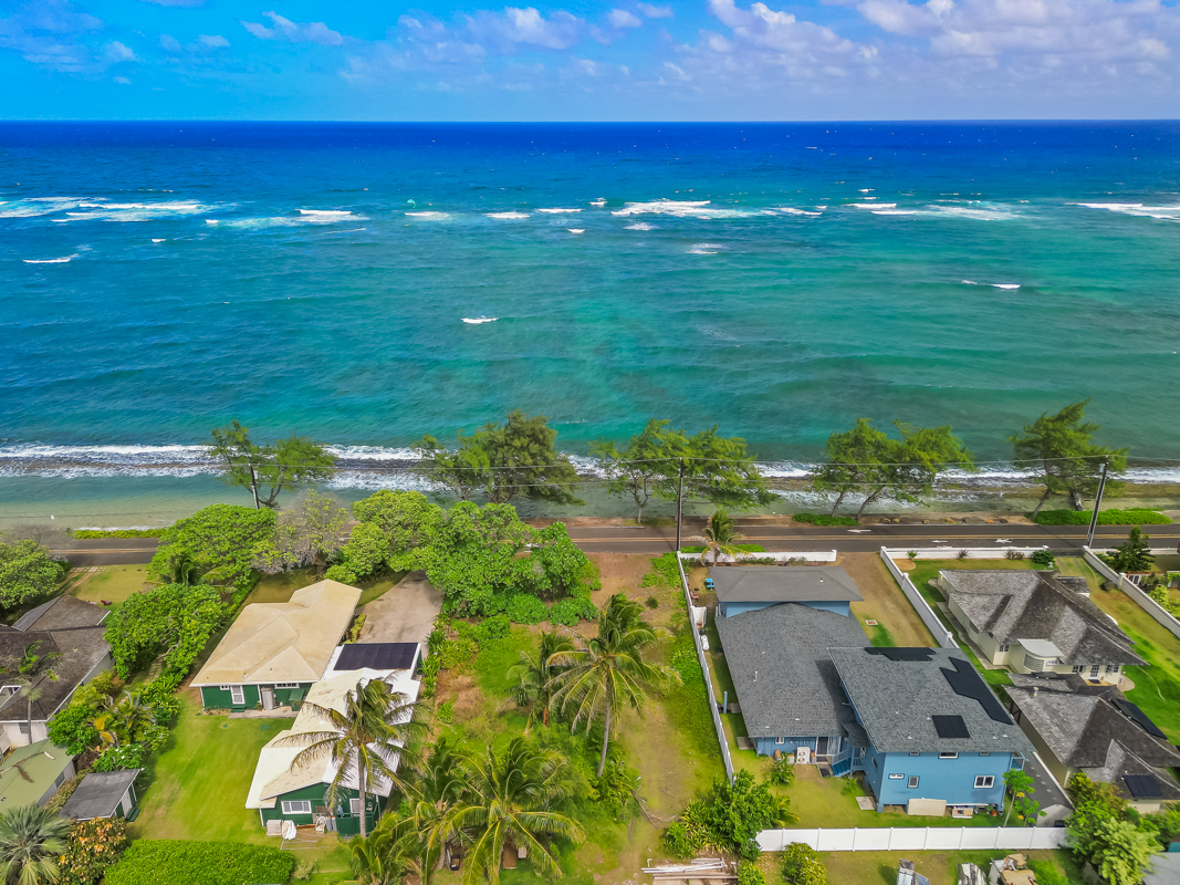 1025 Moanakai Road Kapaa, HI 96746 - Photo 3 of 20 a view of an ocean from a building
